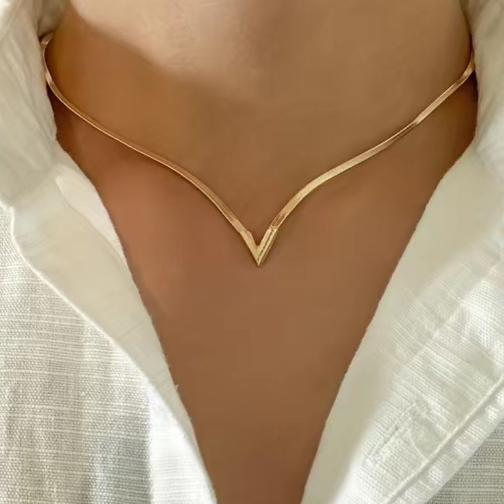 LAST ONE! Men’s - V Shaped Flat Snake Collarbone Chain herringbone Necklace Gold